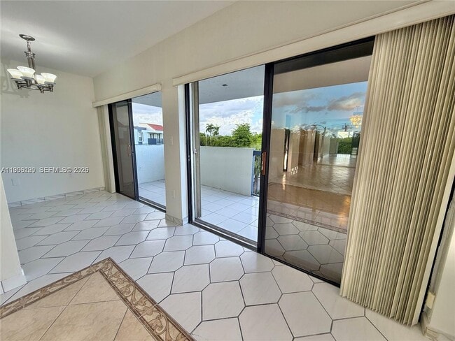 Building Photo - 5900 SW 127th Ave