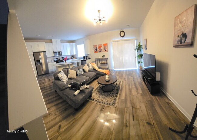 Building Photo - 26 E Front St