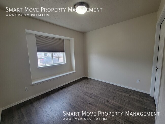 Building Photo - 4284 S Overhill Way