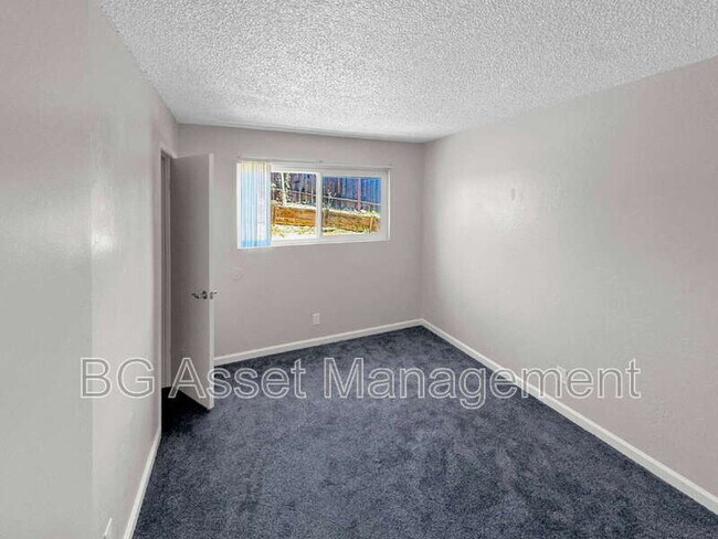 Building Photo - 110 Avian Dr