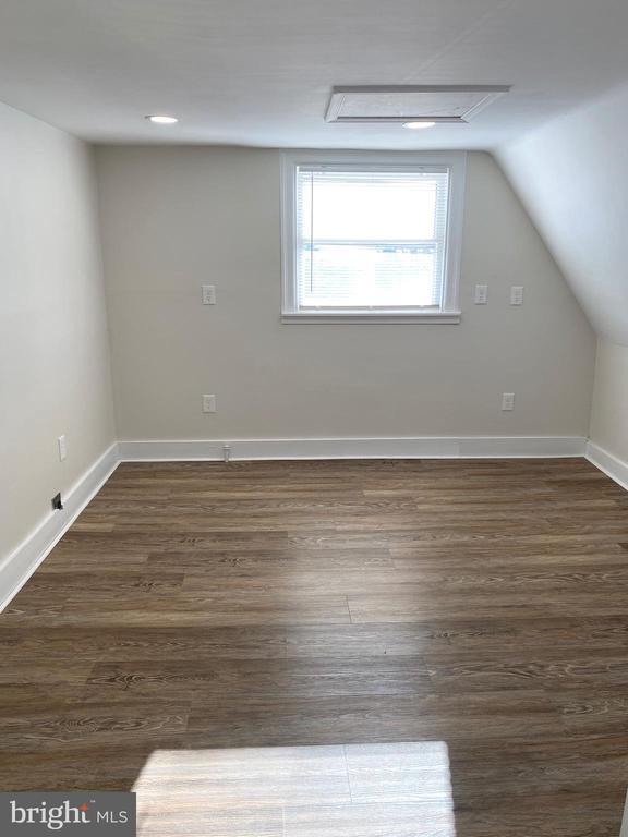 Building Photo - 478 E Main St