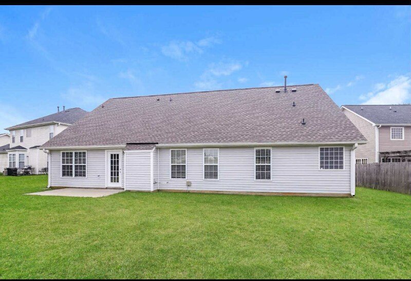 Building Photo - 2415 Pepperstone Dr
