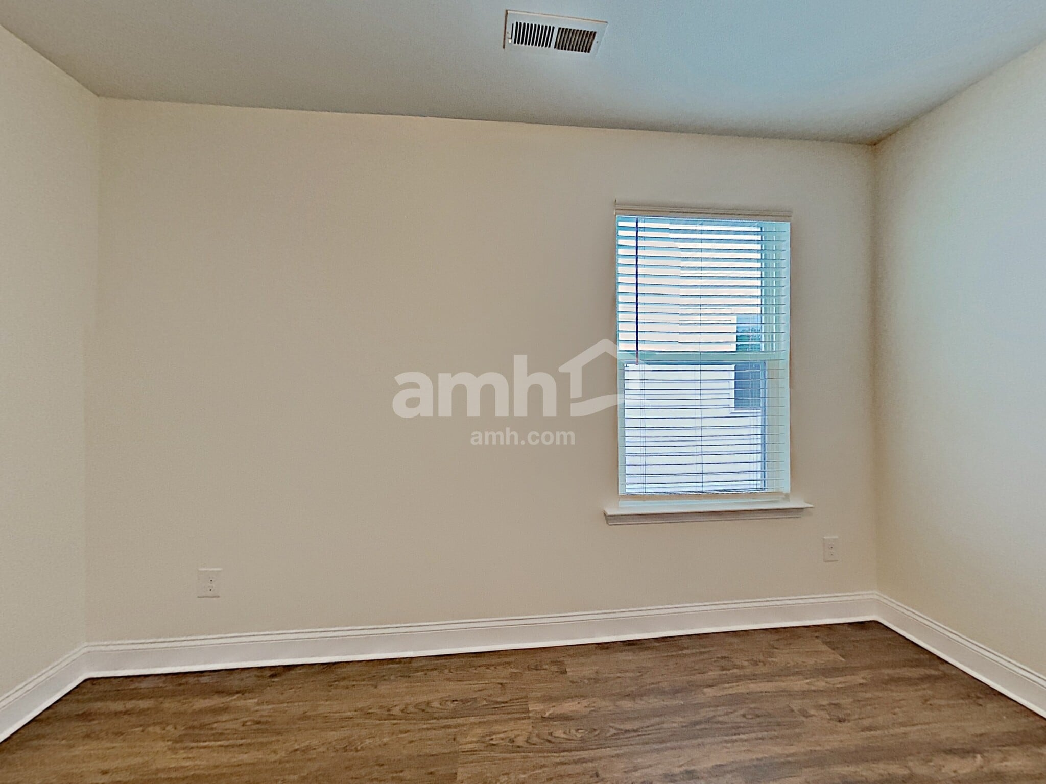 Building Photo - 107 Samara Ln