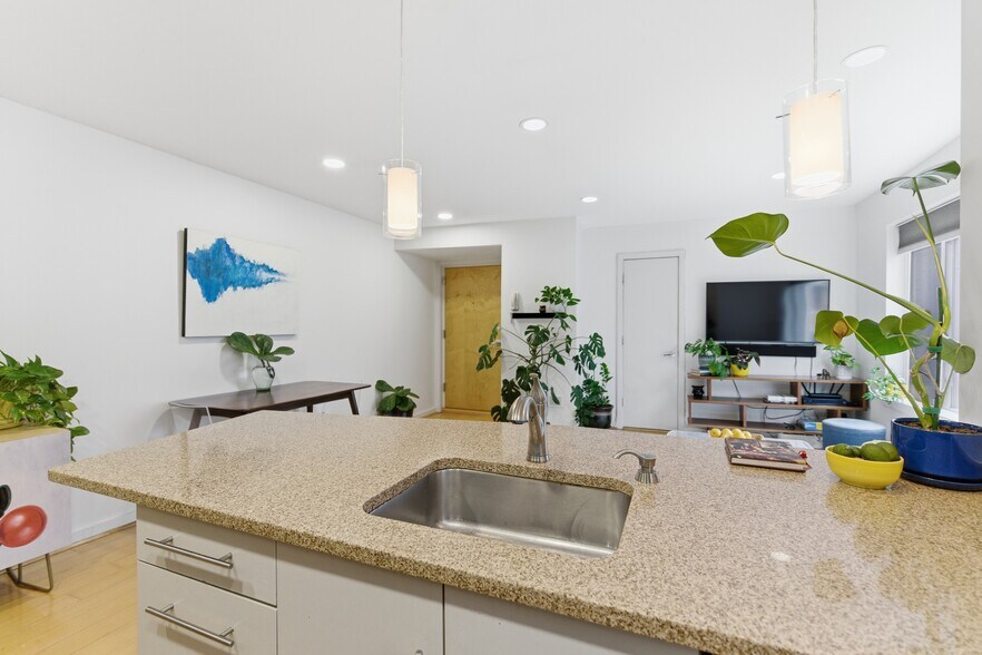 Building Photo - 1439 Chapin St NW