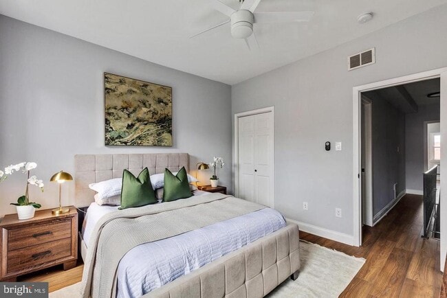 Building Photo - 1553 S Woodstock St