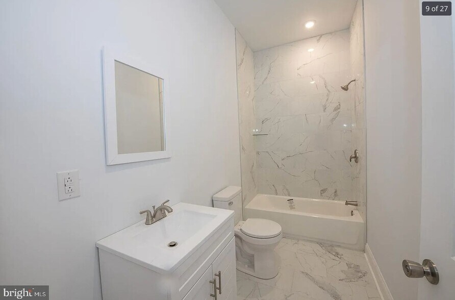 Building Photo - 413 S 55th St