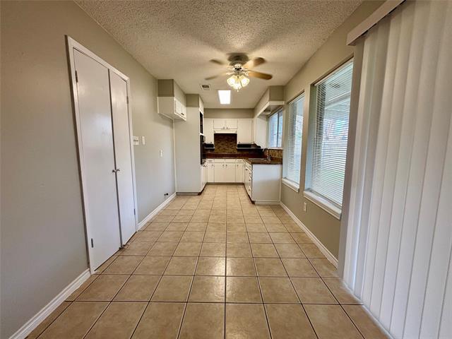 Building Photo - 337 Apache Trail