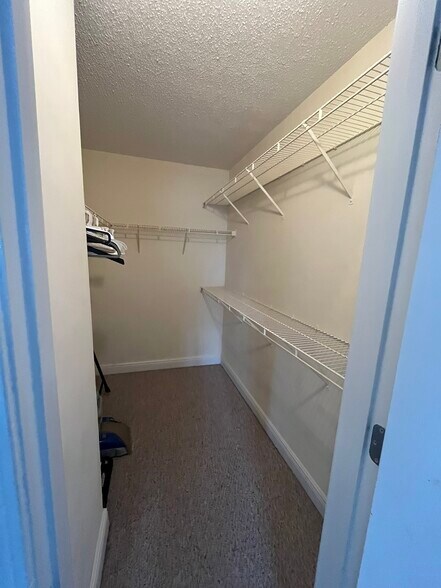 Building Photo - 7206 Santa Fe Pky