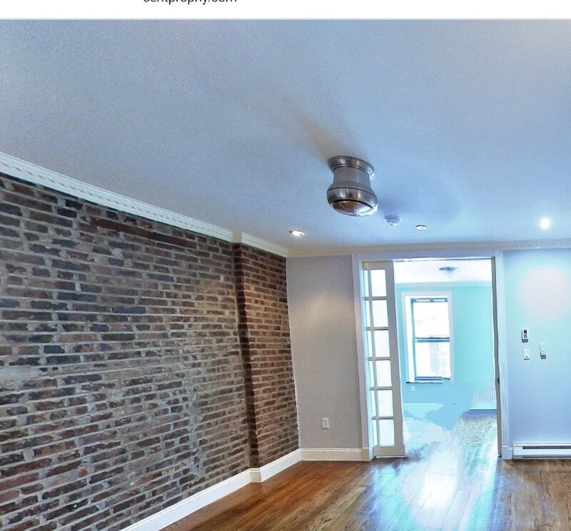 Building Photo - E. 102nd St