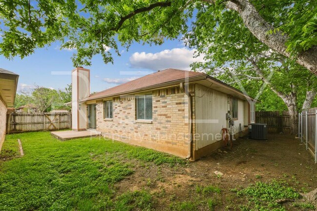 Building Photo - 604 David Curry Dr