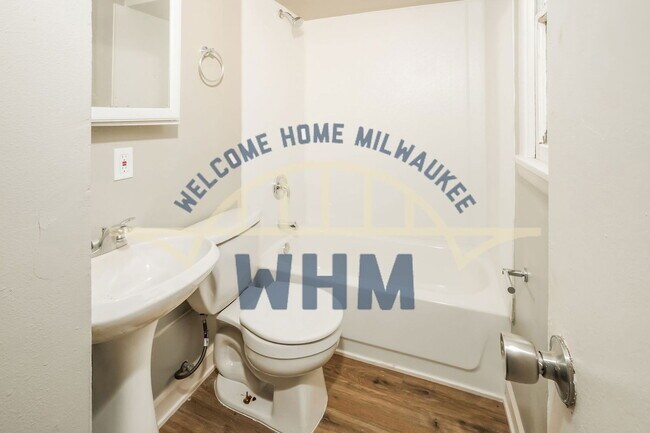 Building Photo - 1908 W Fairmount Ave