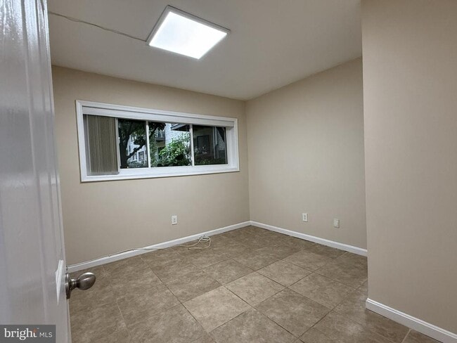 Building Photo - 4937 Americana Dr