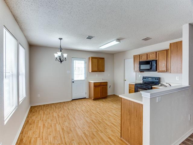 Building Photo - 3875 Fox Run Dr