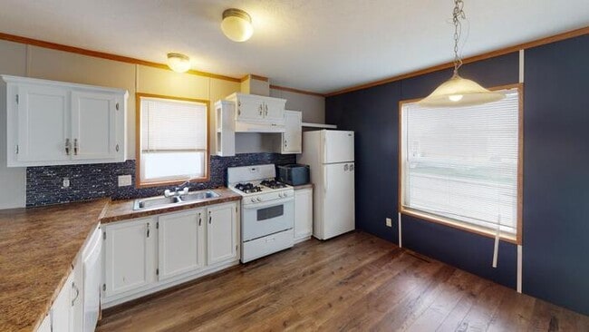 Building Photo - 124 Delta Ave