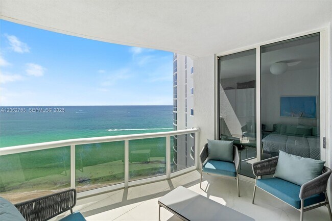 Building Photo - 15811 Collins Ave