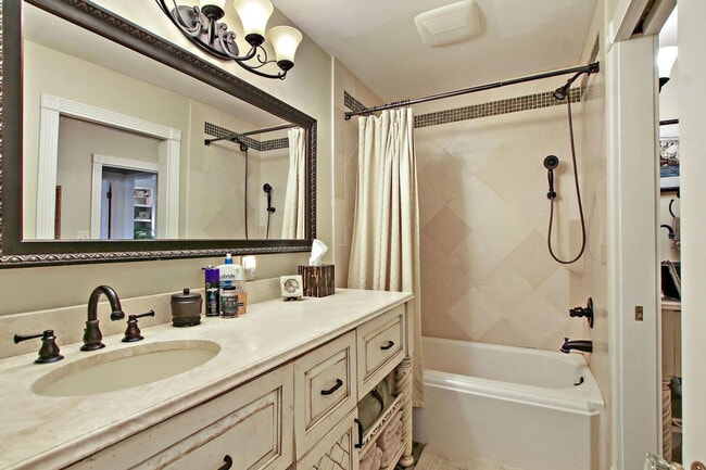 Building Photo - 642 Agaming Rd