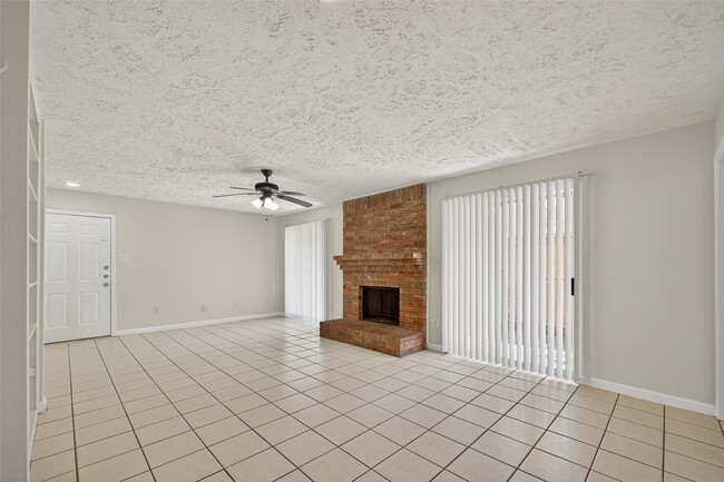 Building Photo - 10555 Turtlewood Ct