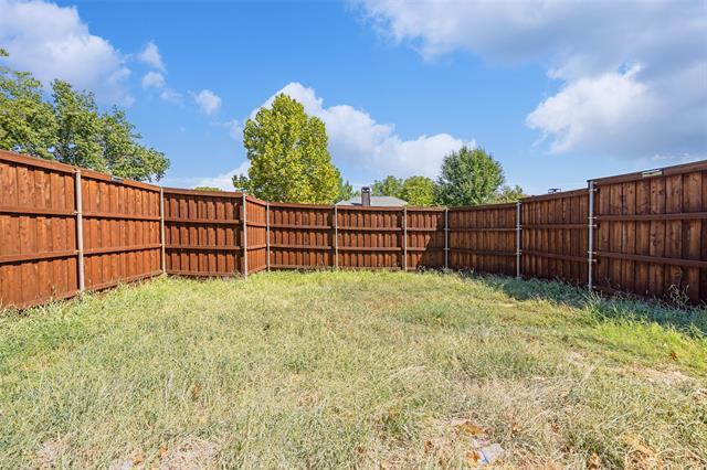 Building Photo - 8400 Willow Creek Dr