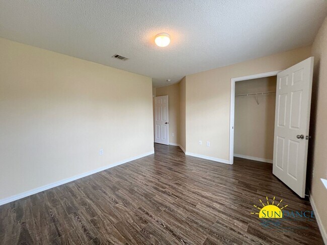 Building Photo - 5434 E Brook Dr