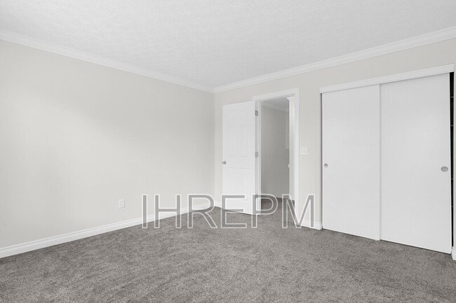 Building Photo - 7085 Muirfield Dr
