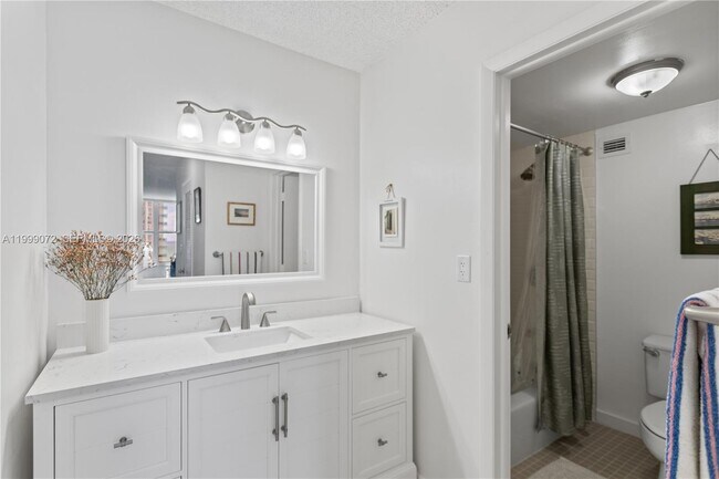 Building Photo - 3800 S Ocean Dr