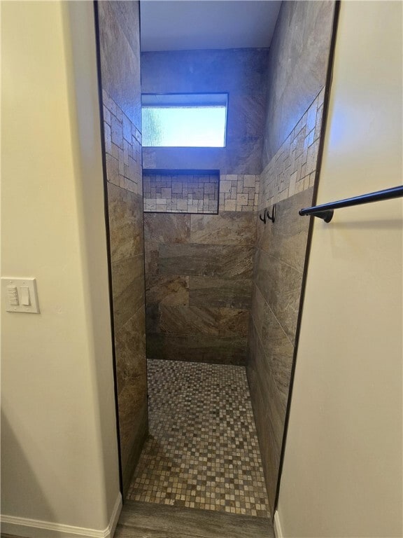 Building Photo - 2561 N Ridge Ave