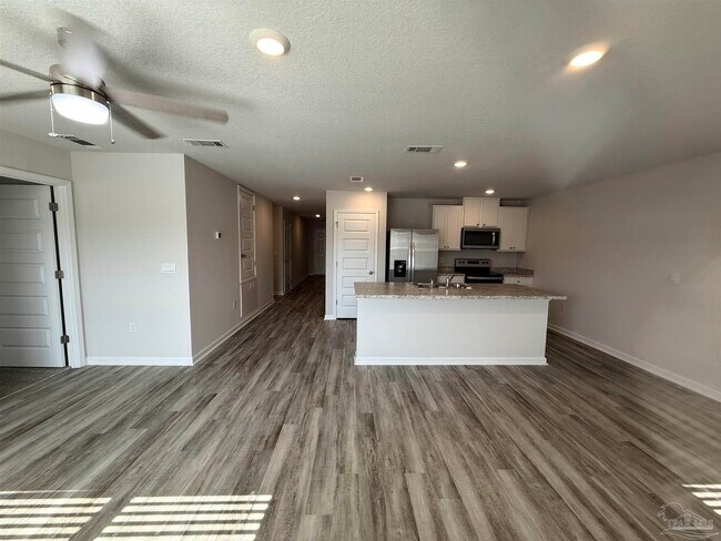 Building Photo - 4335 Redbay Ct