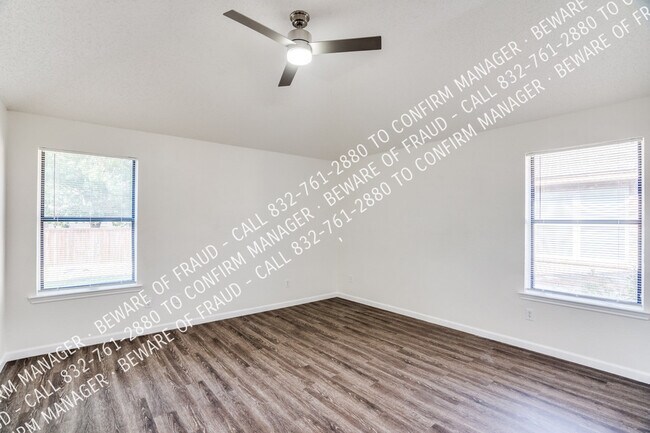 Building Photo - 1538 Evergreen Dr