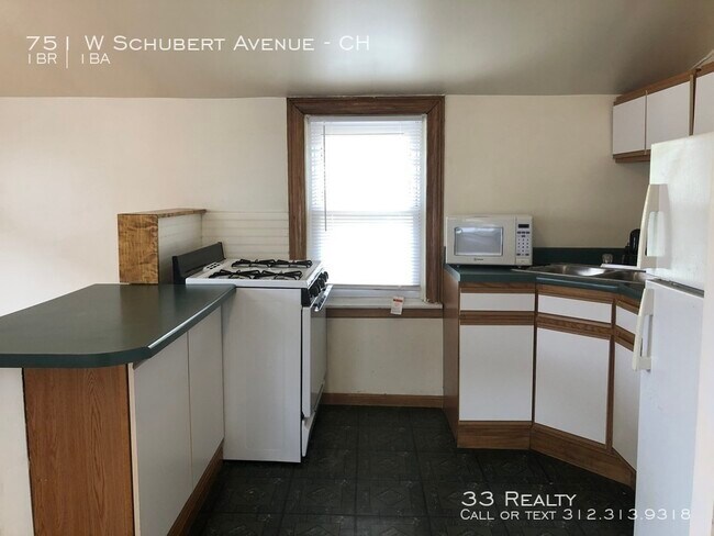 Building Photo - Great 1 Bed Coach House in Heart of LP!