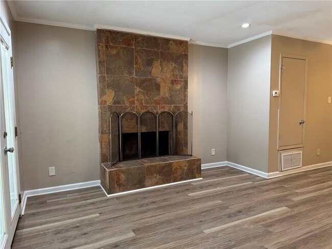 Building Photo - 1005 Navco Rd