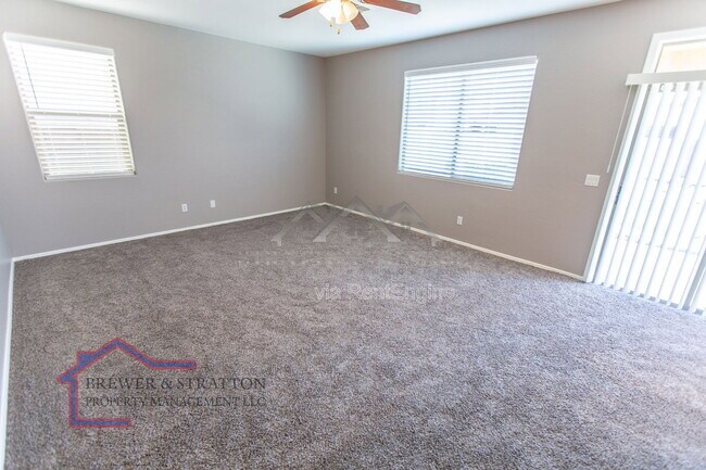 Building Photo - 6427 S 71st Dr