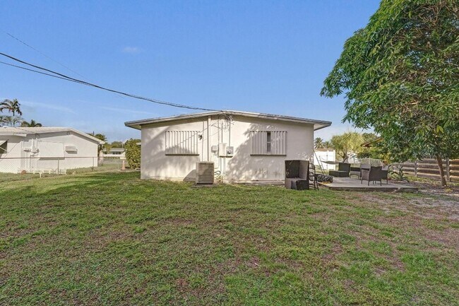 Building Photo - 3322 McKinley St