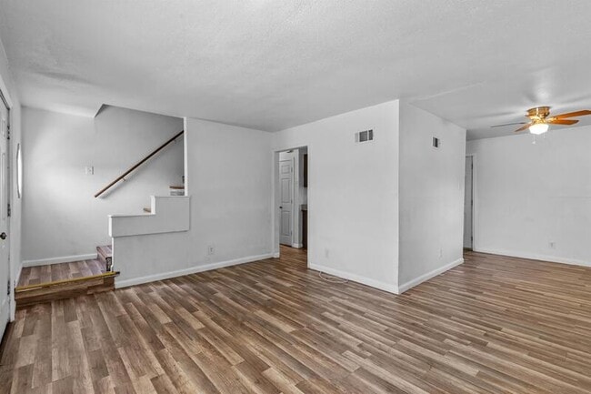 Building Photo - 8817 Blewett Ave