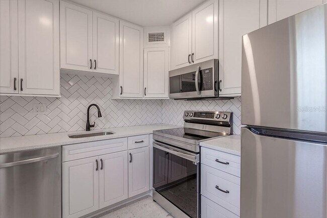 Building Photo - 11802 Raintree Lake Ln