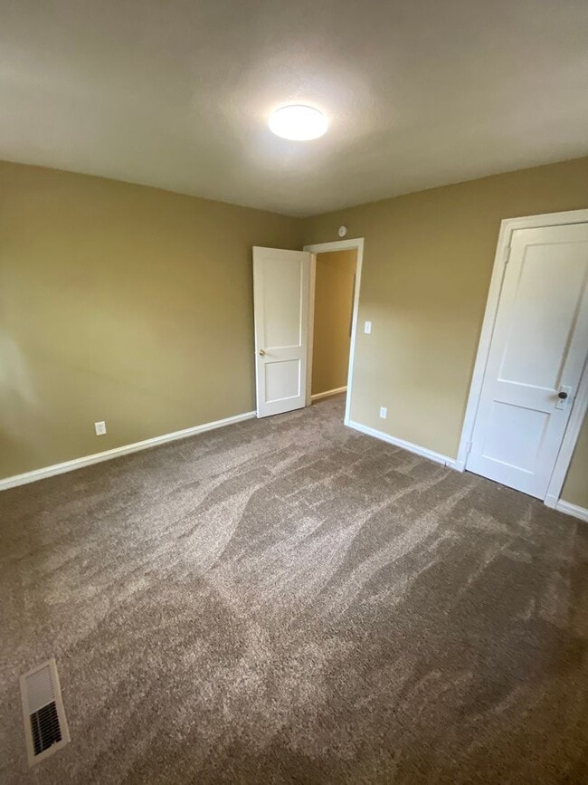 Building Photo - 3129 Baker Cir