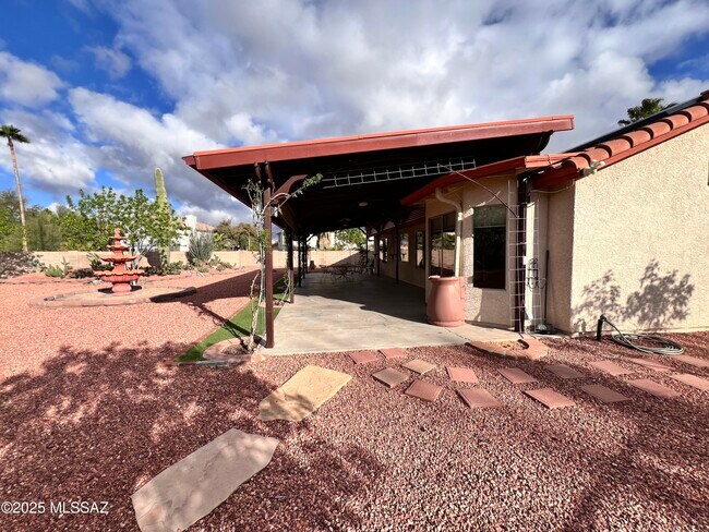 Building Photo - 8679 N Ahwatukee Way