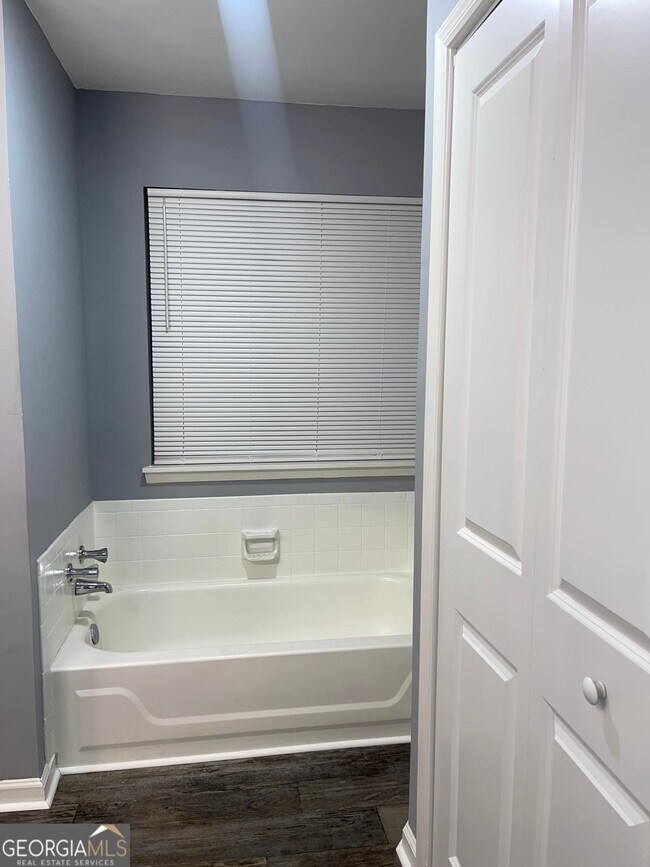 Building Photo - 5391 Kelleys Mill Cir