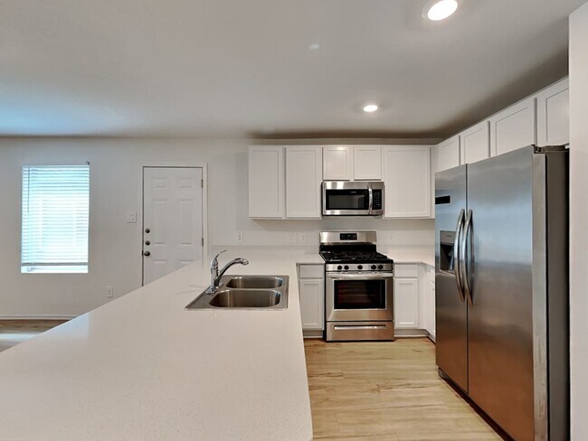 Building Photo - 18823 Charter Elm Dr