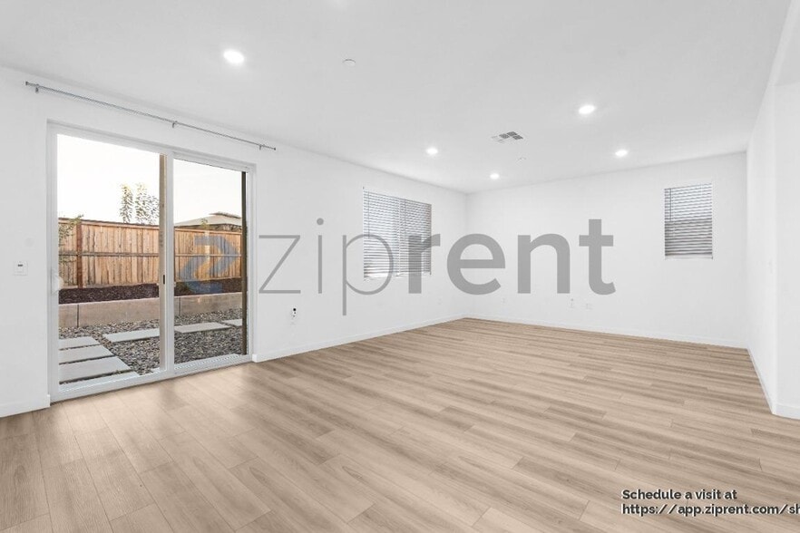 Building Photo - 4417 Neptune Cir