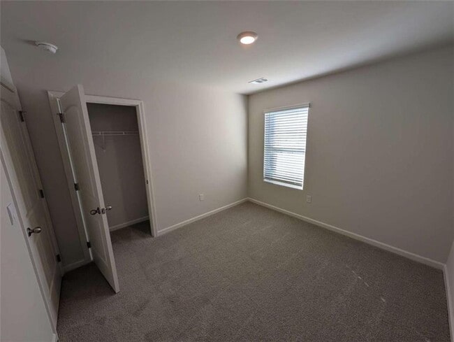 Building Photo - 2465 Poppy Ct