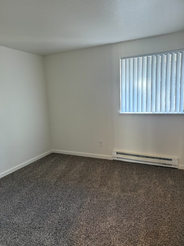 Building Photo - 903 SW 185th Ave