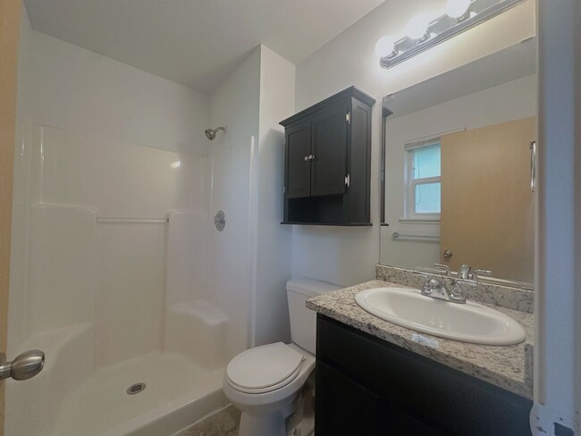 Building Photo - Beautiful 4-Bedroom 3-Bath Home in Marysvi...