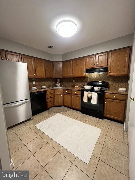 Building Photo - 102 Dudley Ave