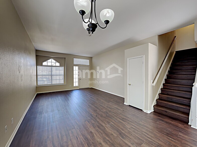 Building Photo - 2768 S Cathay Ct