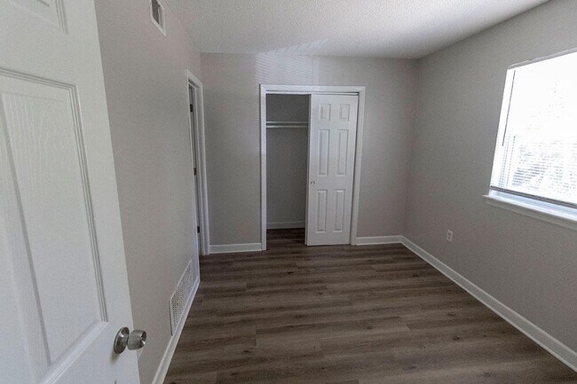 Building Photo - 1612 Richardson St