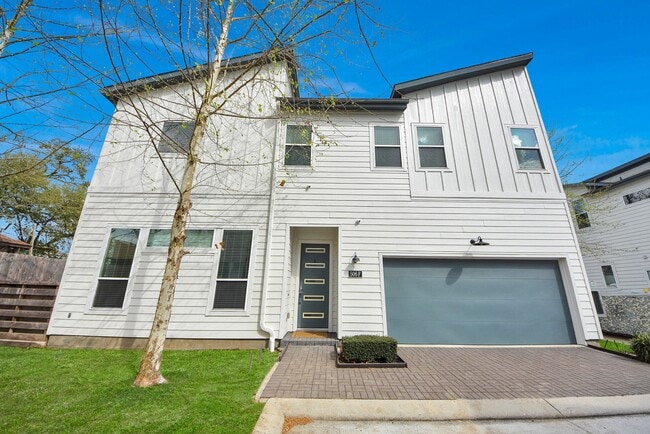 Building Photo - 506 W Donovan St