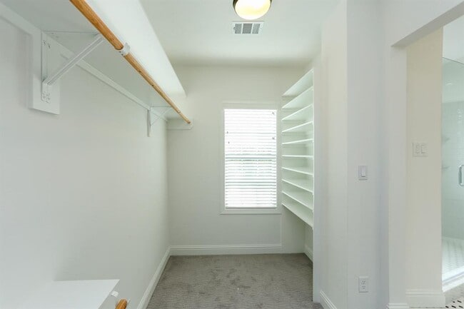 Building Photo - 3125 Wroxton Rd