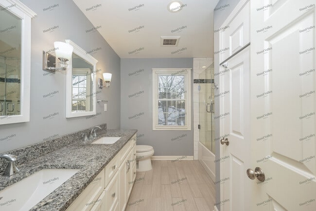 Building Photo - 17984 Chillicothe Rd