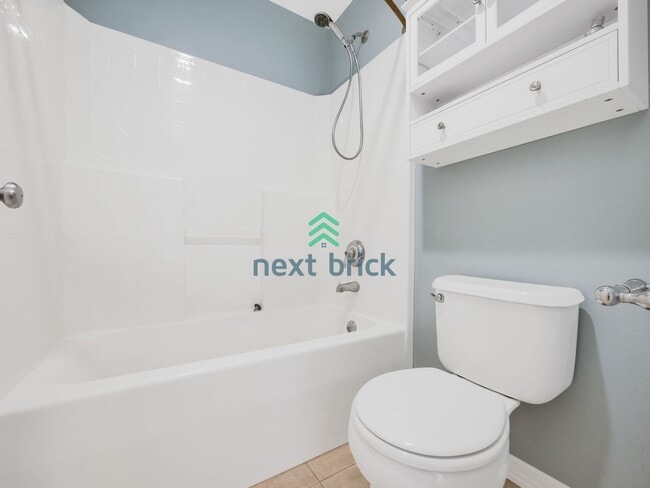 Building Photo - Stunning 4bed/2.5bath Norris Home with a V...