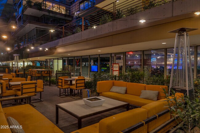 Building Photo - 7137 E Rancho Vista Dr